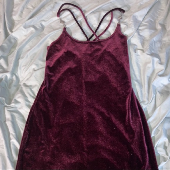 Deep red velvet mini dress - Picture 6 of 7